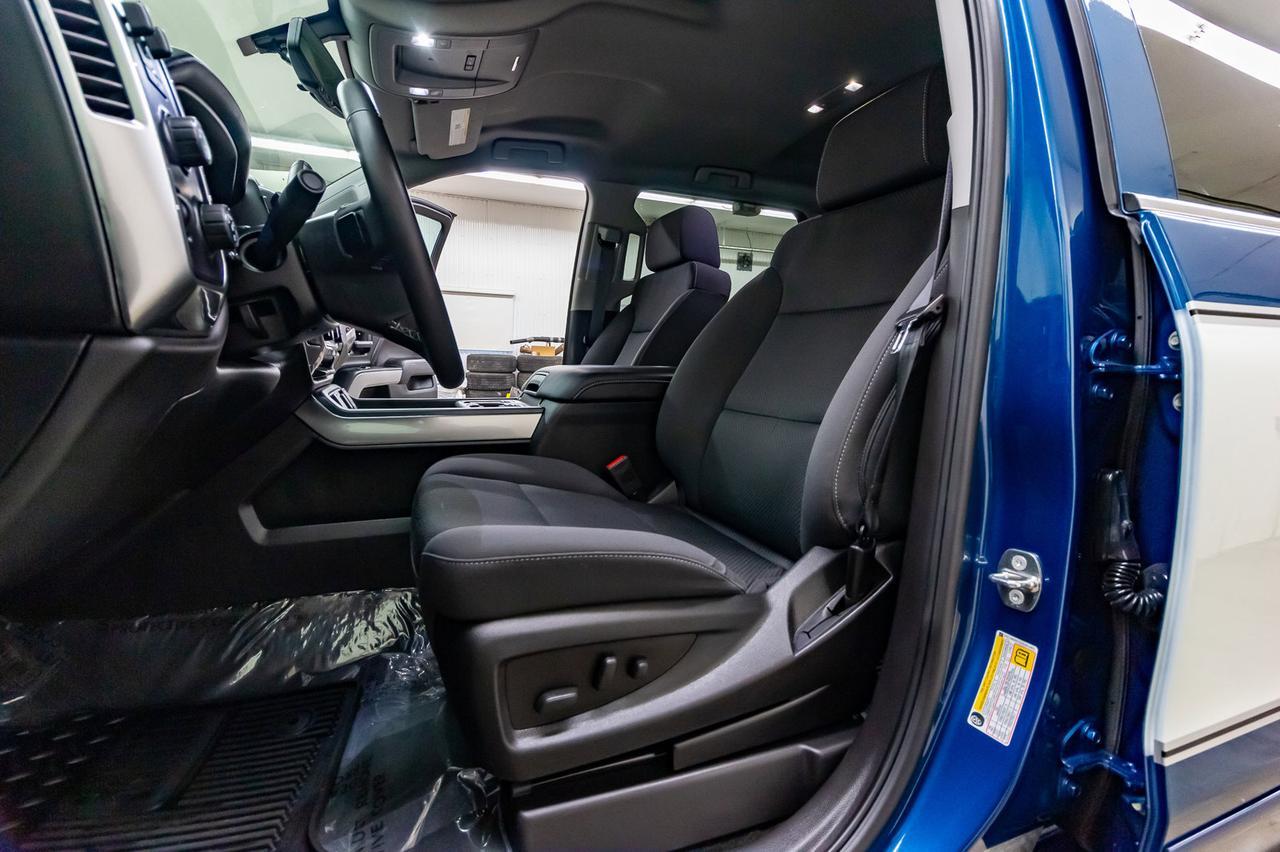 2018 Chevrolet Silverado 1500 4x4 Crew Cab LT Big 10 BCam Red Deer AB