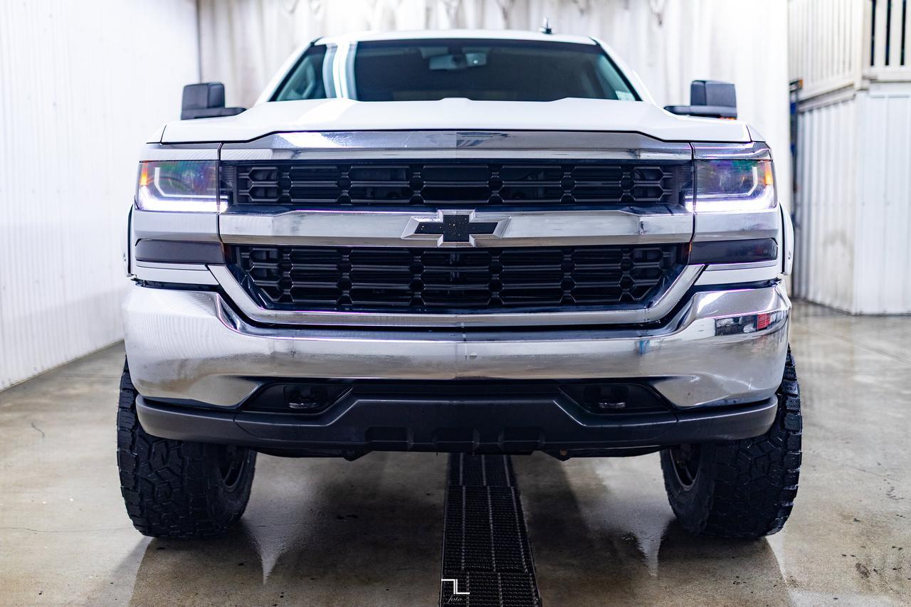 2018 Chevrolet Silverado 1500 4x4 Crew Cab LT Lift Kit BCam Red Deer AB