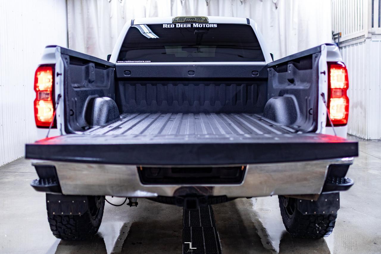 2018 Chevrolet Silverado 1500 4x4 Crew Cab LT Lift Kit BCam Red Deer AB