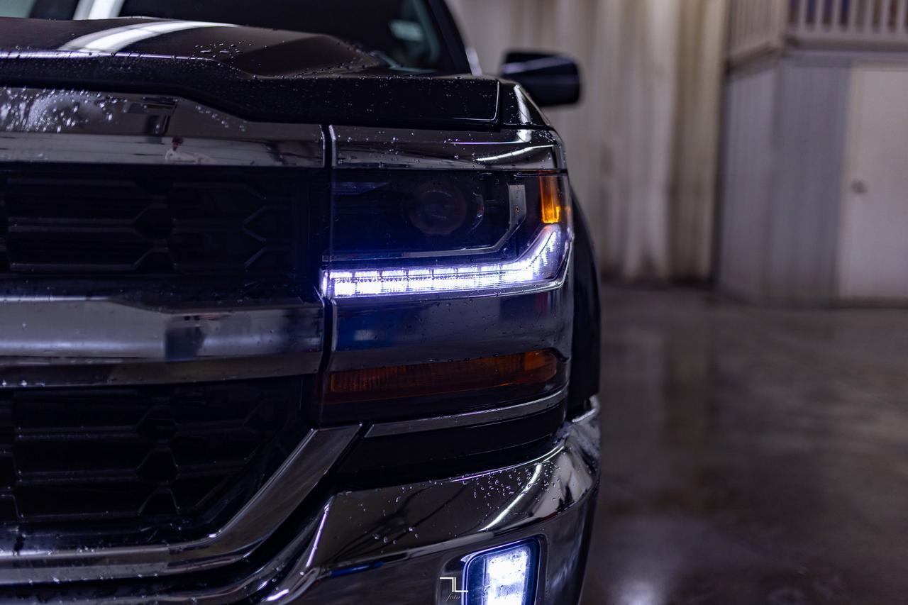 2018 Chevrolet Silverado 1500 4x4 Crew Cab LT Pseat BCam Red Deer AB