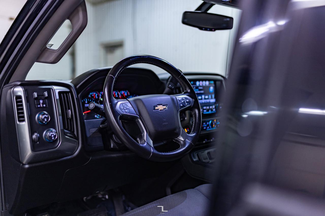 2018 Chevrolet Silverado 1500 4x4 Crew Cab LT Pseat BCam Red Deer AB