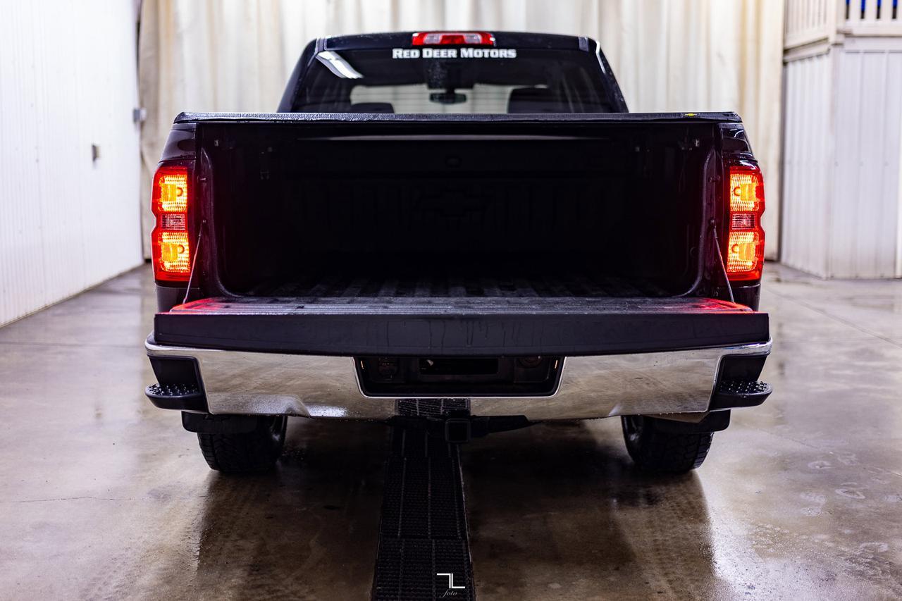 2018 Chevrolet Silverado 1500 4x4 Crew Cab LT Pseat BCam Red Deer AB