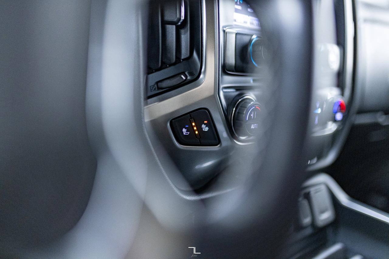 2018 Chevrolet Silverado 1500 4x4 Crew Cab LT Pseat BCam Red Deer AB