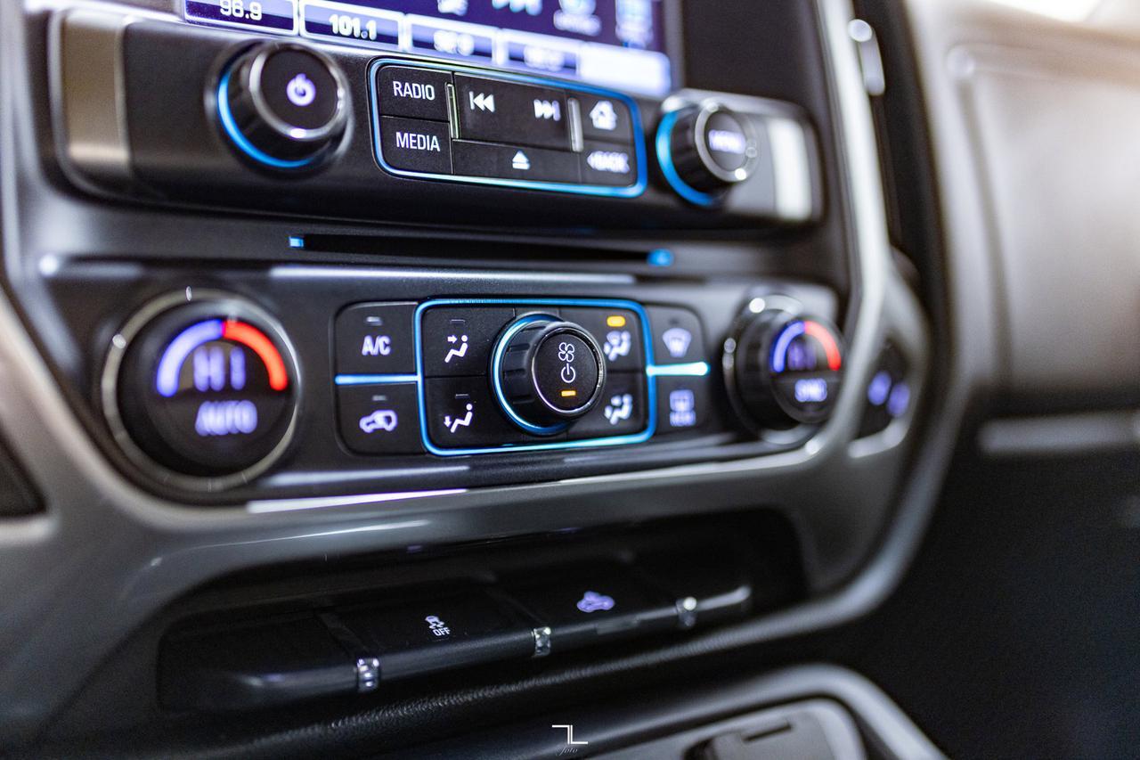 2018 Chevrolet Silverado 1500 4x4 Crew Cab LT Pseat BCam Red Deer AB