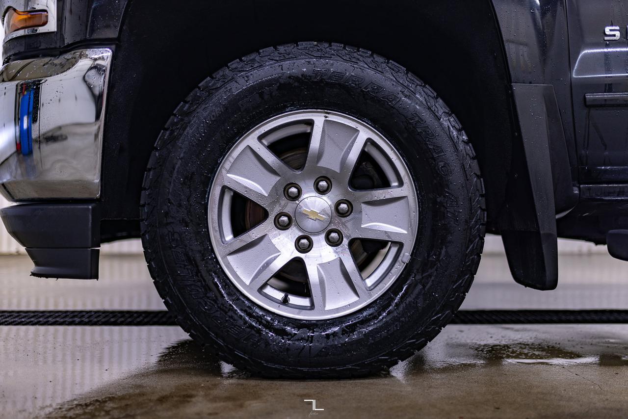 2018 Chevrolet Silverado 1500 4x4 Crew Cab LT Pseat BCam Red Deer AB