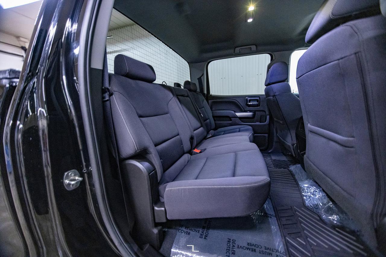 2018 Chevrolet Silverado 1500 4x4 Crew Cab LT Pseat BCam Red Deer AB