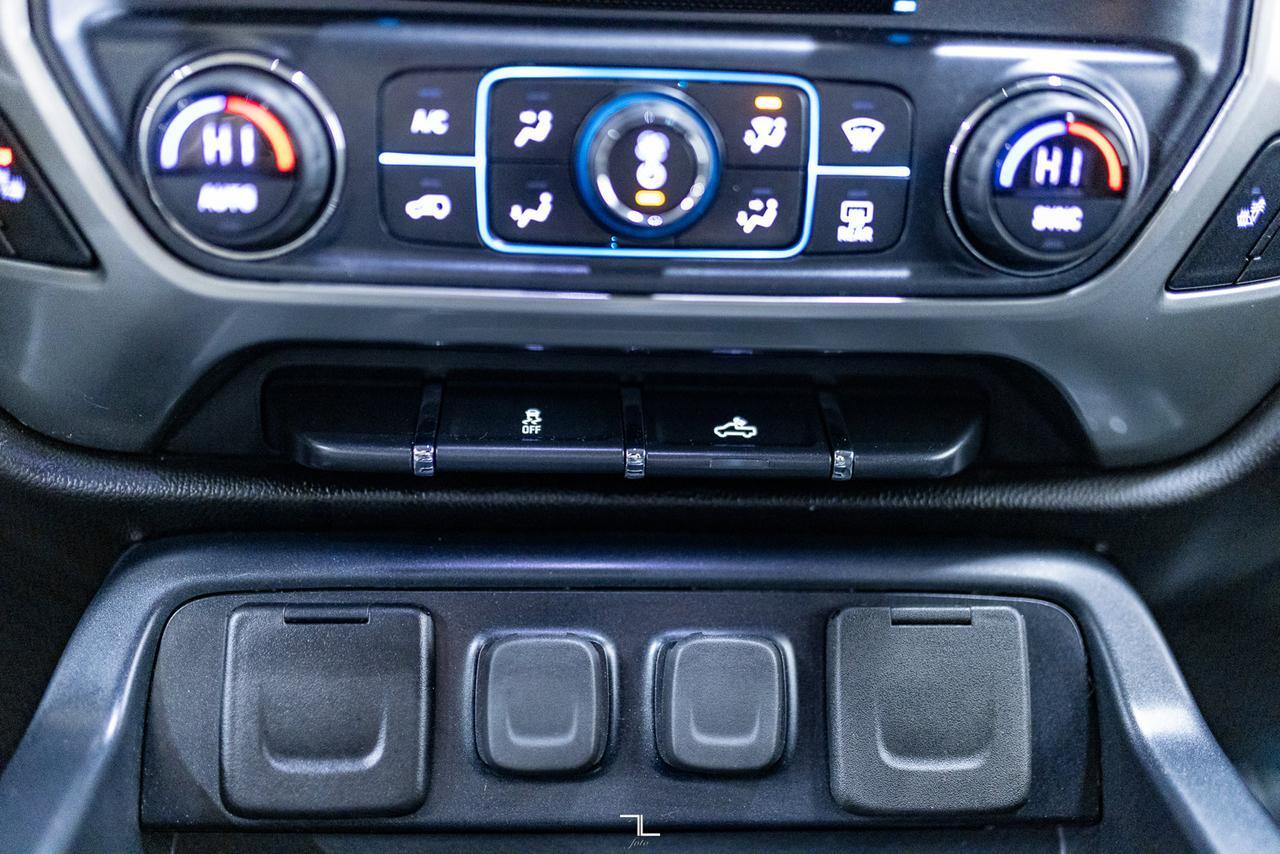 2018 Chevrolet Silverado 1500 4x4 Crew Cab LT Pseat BCam Red Deer AB