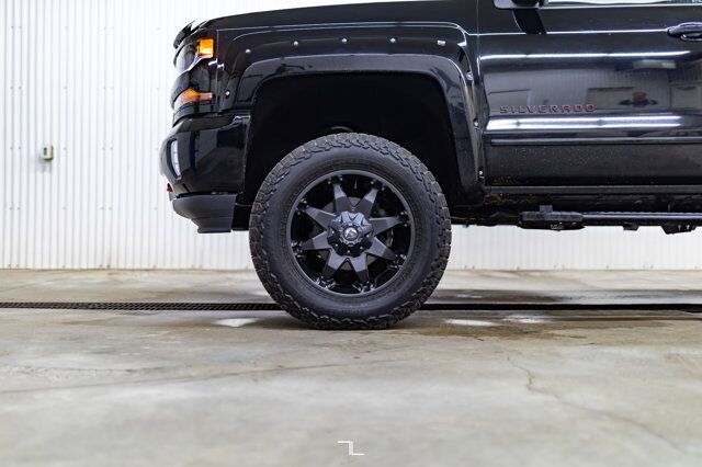 2018 Chevrolet Silverado 1500 4x4 Crew Cab LT Z71 BCam 6&quot; Lift Fuel Wheels Red Deer AB