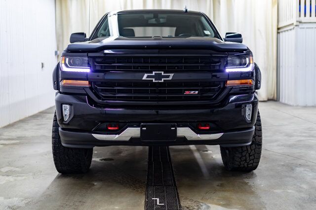2018 Chevrolet Silverado 1500 4x4 Crew Cab LT Z71 BCam 6&quot; Lift Fuel Wheels Red Deer AB