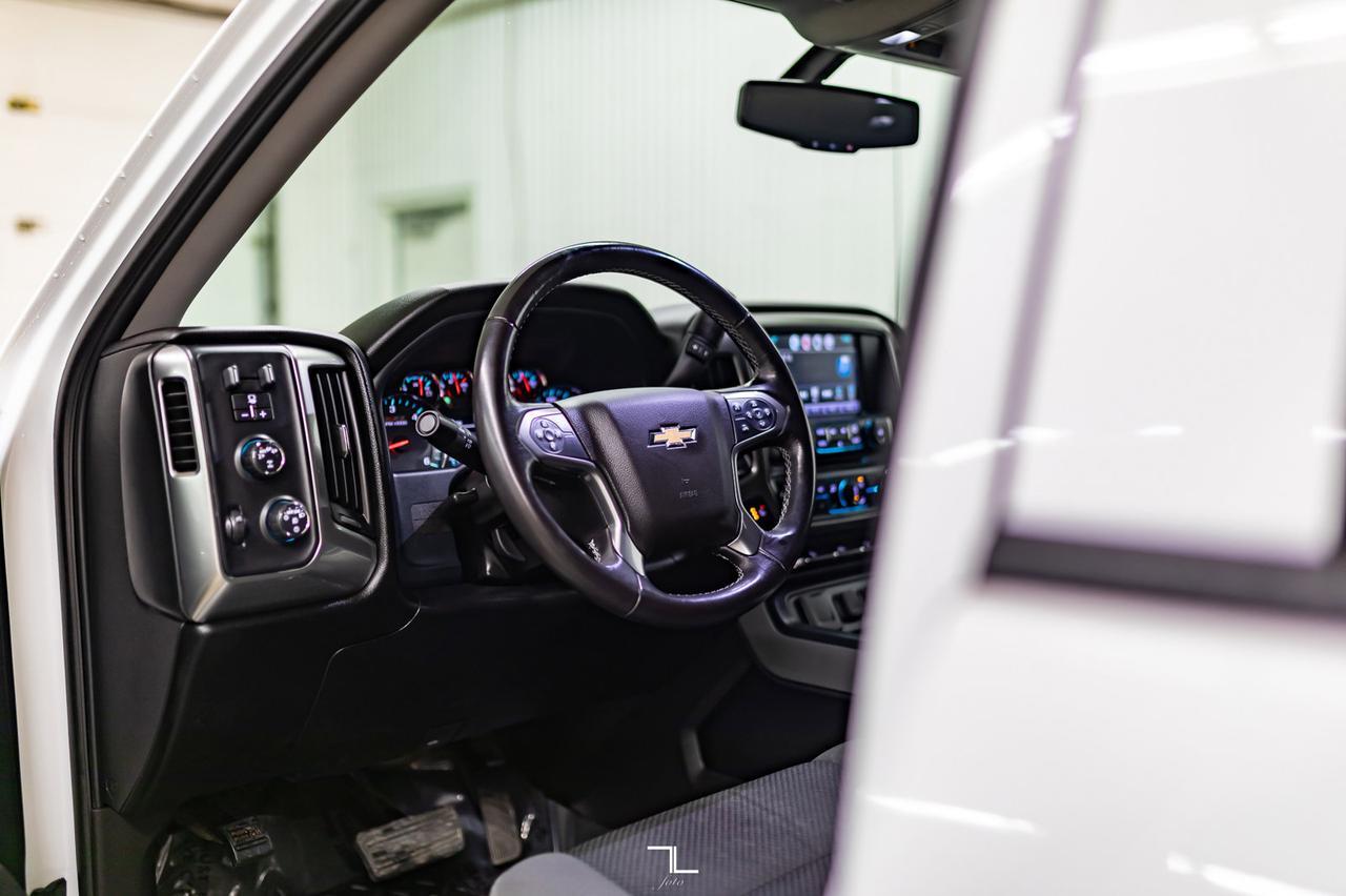 2018 Chevrolet Silverado 1500 4x4 Crew Cab LT Z71 BCam Red Deer AB