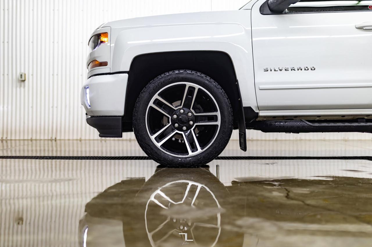 2018 Chevrolet Silverado 1500 4x4 Crew Cab LT Z71 BCam Red Deer AB