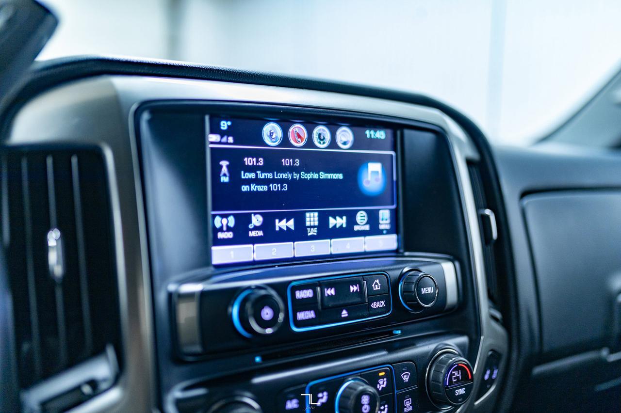 2018 Chevrolet Silverado 1500 4x4 Crew Cab LT Z71 BCam Red Deer AB