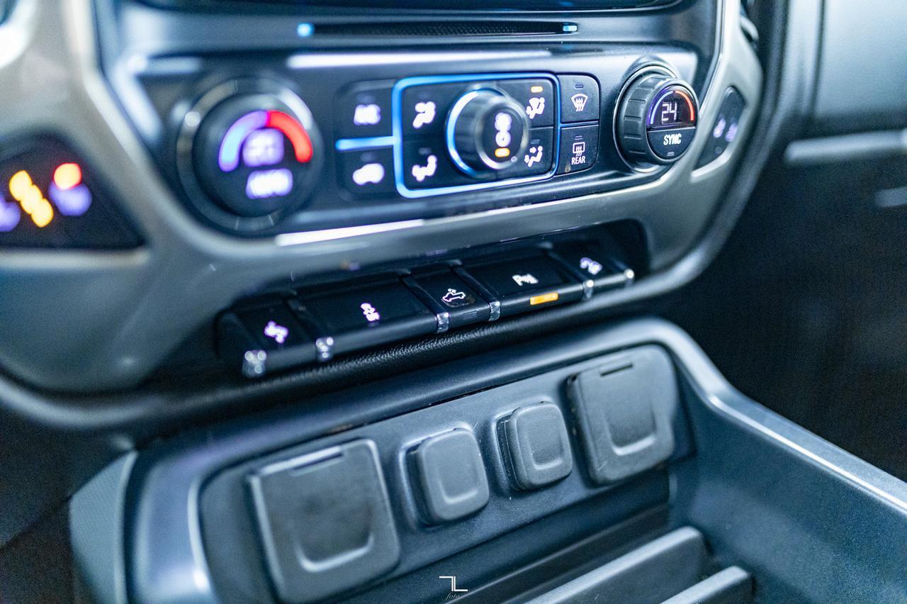 2018 Chevrolet Silverado 1500 4x4 Crew Cab LT Z71 BCam Red Deer AB