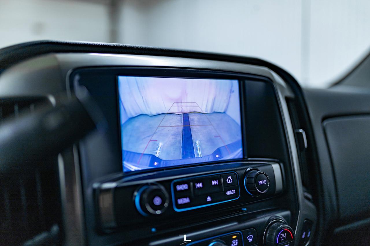 2018 Chevrolet Silverado 1500 4x4 Crew Cab LT Z71 BCam Red Deer AB