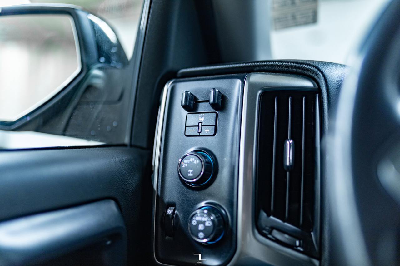 2018 Chevrolet Silverado 1500 4x4 Crew Cab LT Z71 BCam Red Deer AB