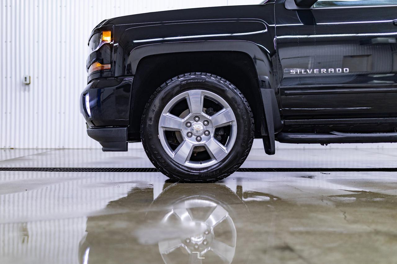 2018 Chevrolet Silverado 1500 4x4 Crew Cab LT Z71 BCam Red Deer AB
