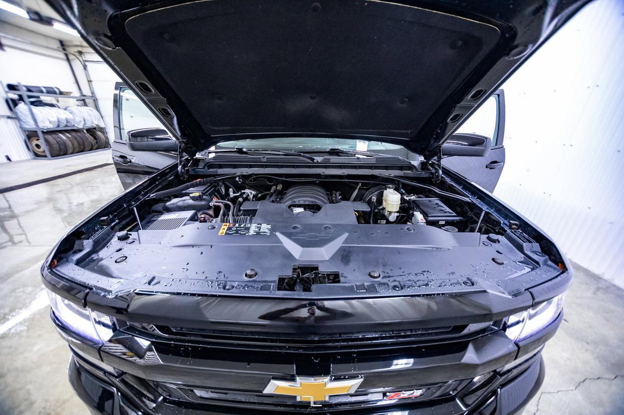 2018 Chevrolet Silverado 1500 4x4 Crew Cab LT Z71 BCam Red Deer AB