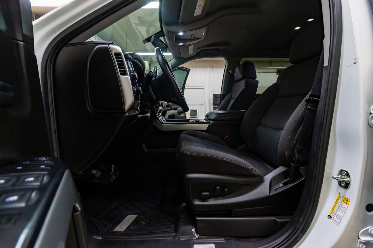 2018 Chevrolet Silverado 1500 4x4 Crew Cab LT Z71 BCam Red Deer AB