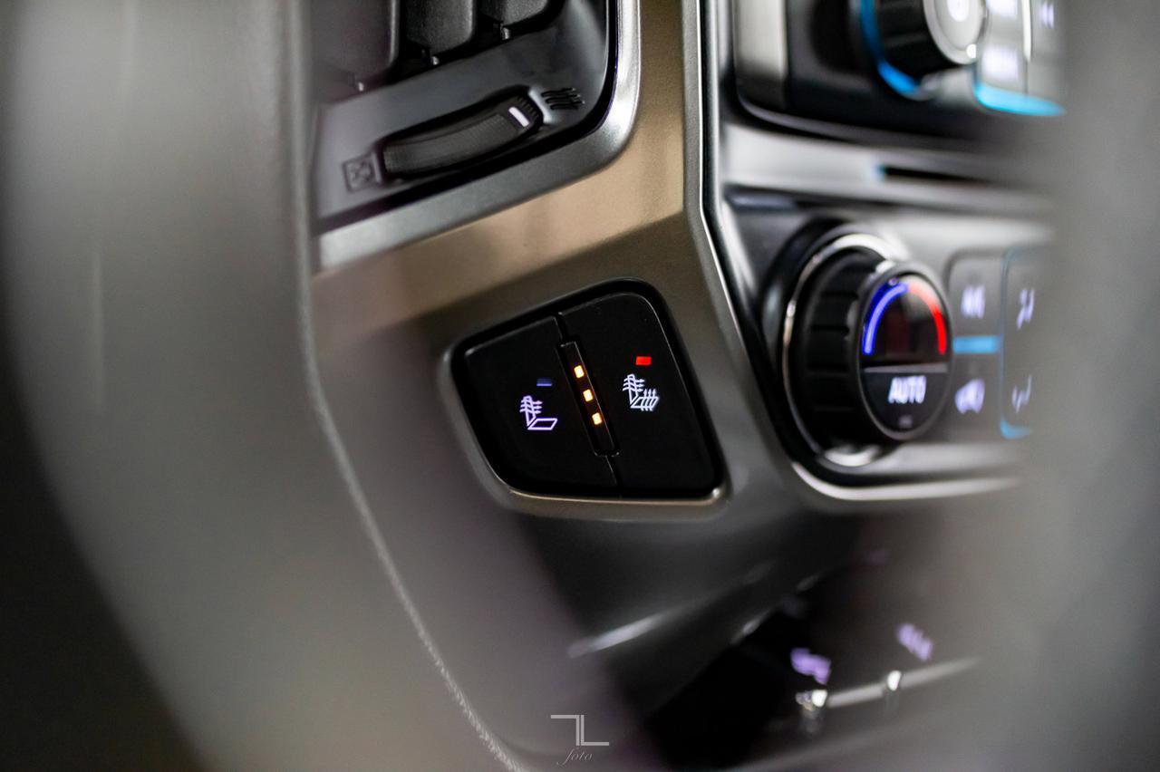 2018 Chevrolet Silverado 1500 4x4 Crew Cab LT Z71 BCam Red Deer AB