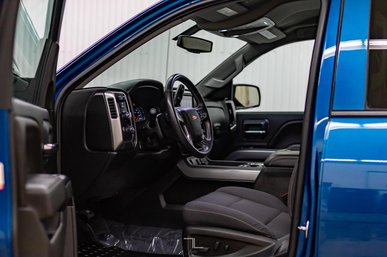 2018 Chevrolet Silverado 1500 4x4 Crew Cab LT Z71 BCam Red Deer AB