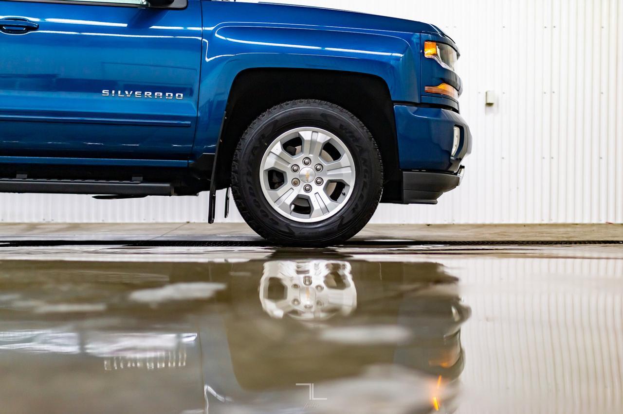 2018 Chevrolet Silverado 1500 4x4 Crew Cab LT Z71 BCam Red Deer AB