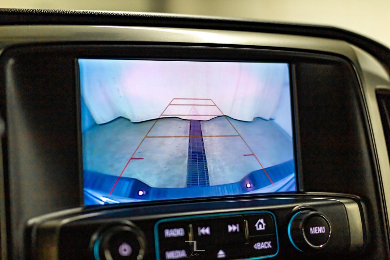 2018 Chevrolet Silverado 1500 4x4 Crew Cab LT Z71 BCam Red Deer AB