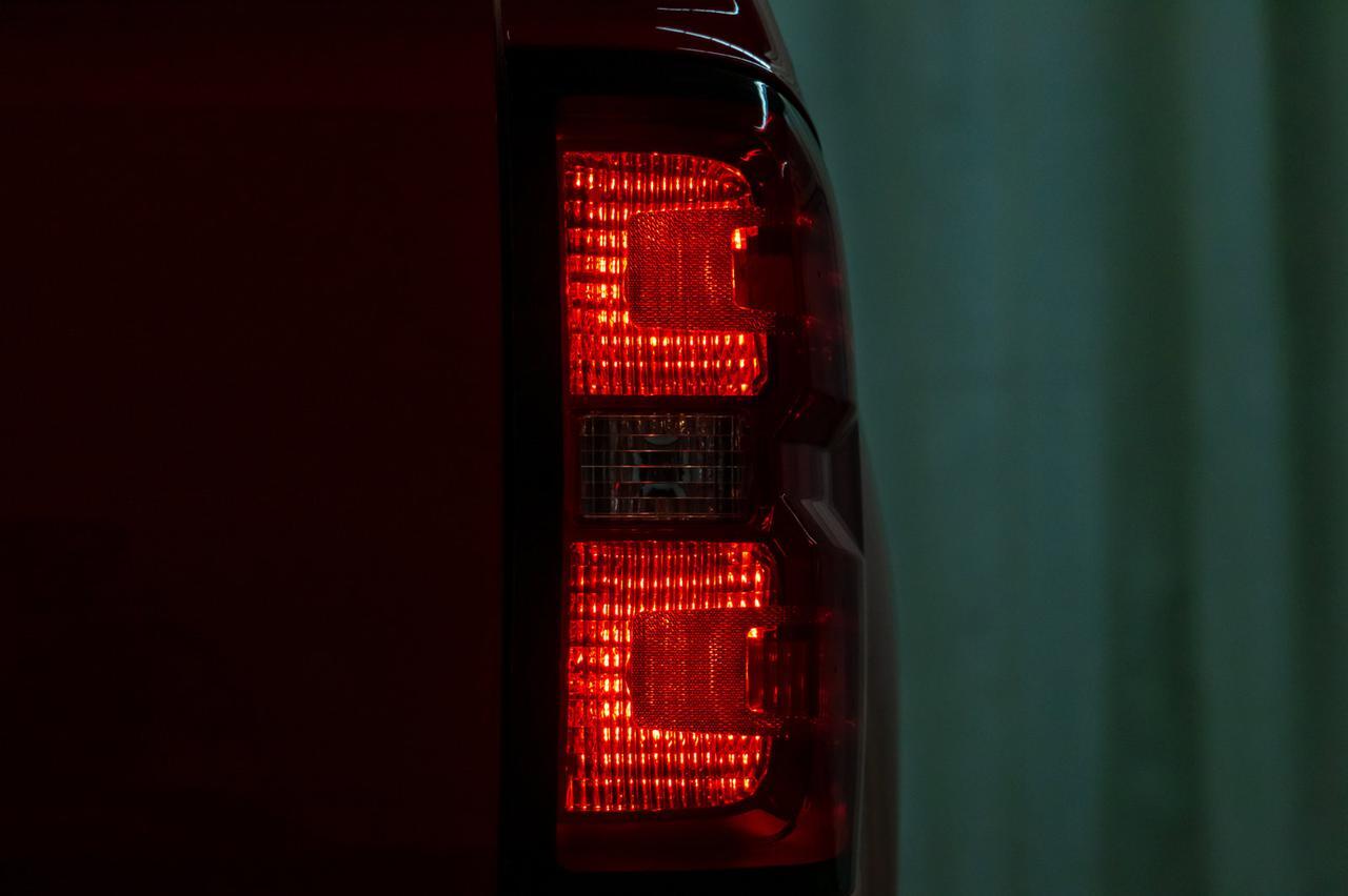 2018 Chevrolet Silverado 1500 4x4 Crew Cab LT Z71 BCam Red Deer AB