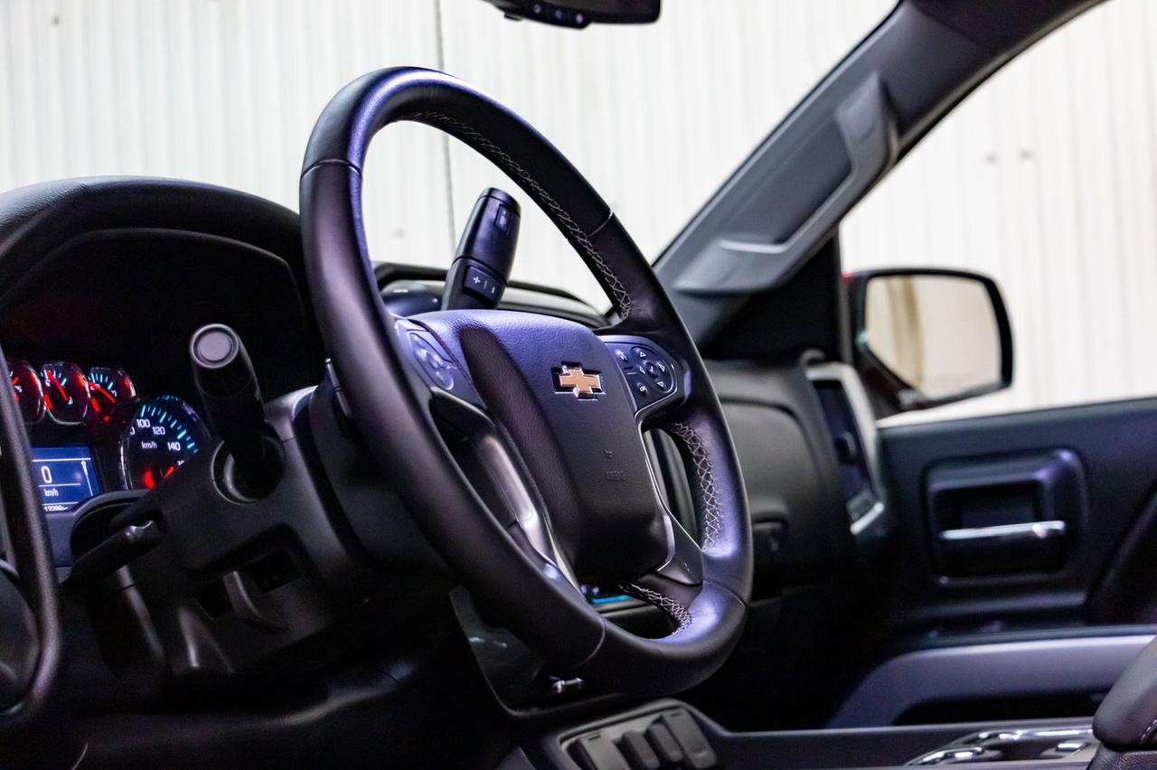 2018 Chevrolet Silverado 1500 4x4 Crew Cab LT Z71 BCam Red Deer AB