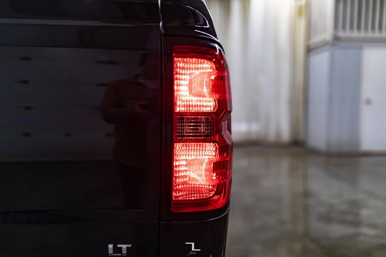 2018 Chevrolet Silverado 1500 4x4 Crew Cab LT Z71 BCam Red Deer AB