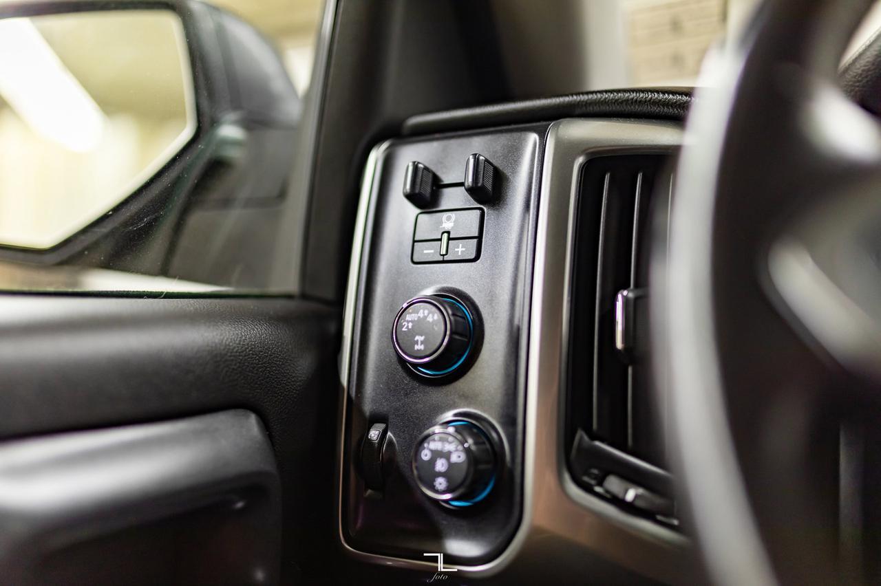 2018 Chevrolet Silverado 1500 4x4 Crew Cab LT Z71 BCam Red Deer AB