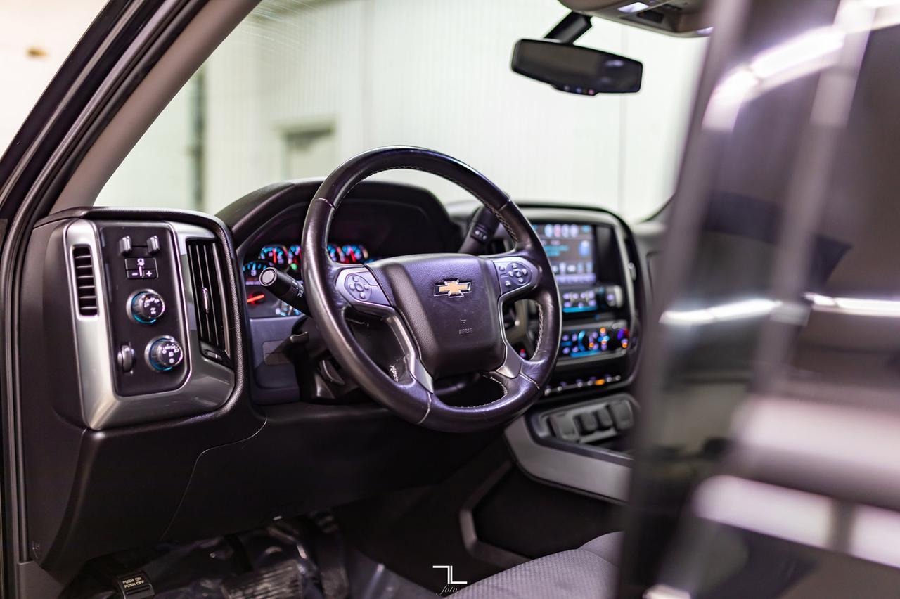 2018 Chevrolet Silverado 1500 4x4 Crew Cab LT Z71 BCam Red Deer AB