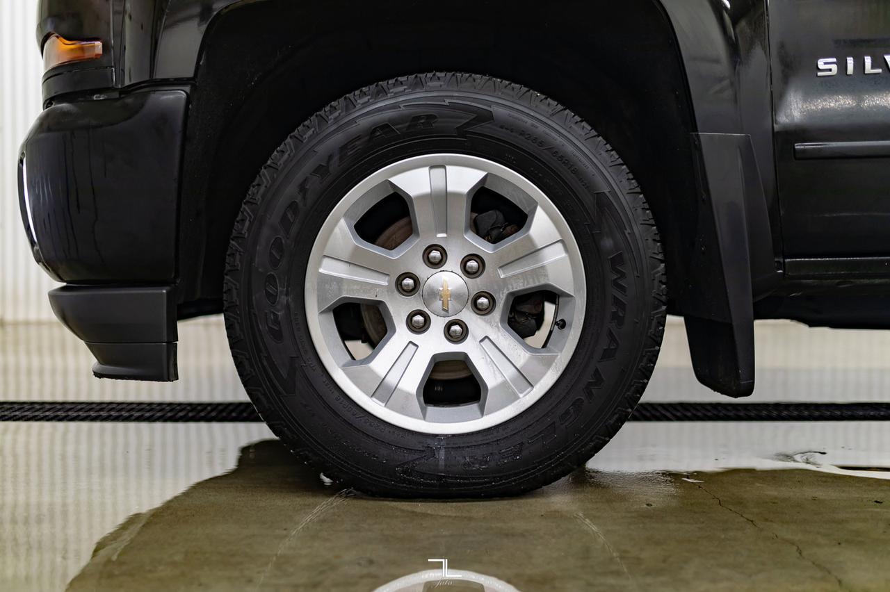 2018 Chevrolet Silverado 1500 4x4 Crew Cab LT Z71 BCam Red Deer AB