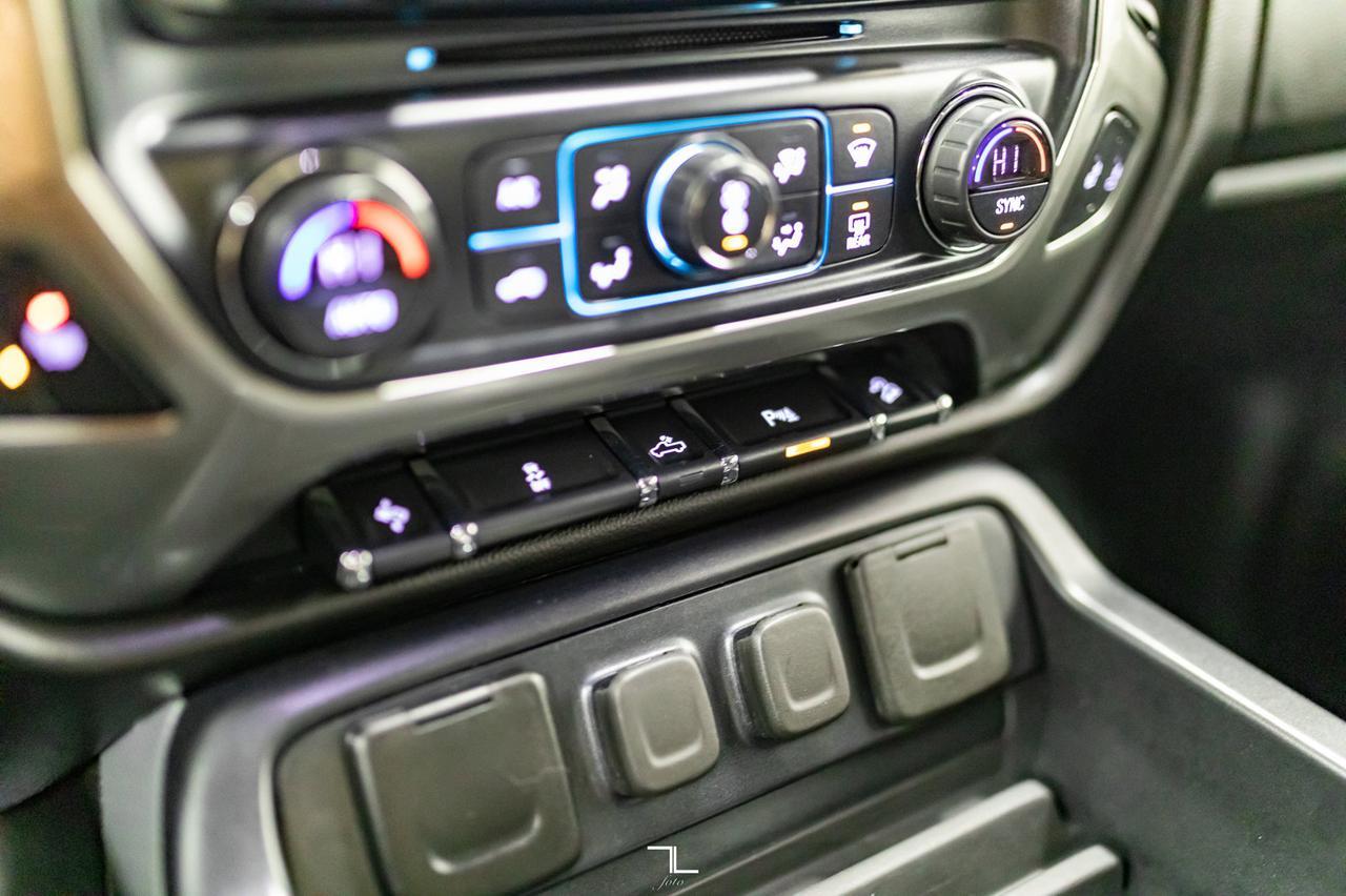 2018 Chevrolet Silverado 1500 4x4 Crew Cab LT Z71 BCam Red Deer AB