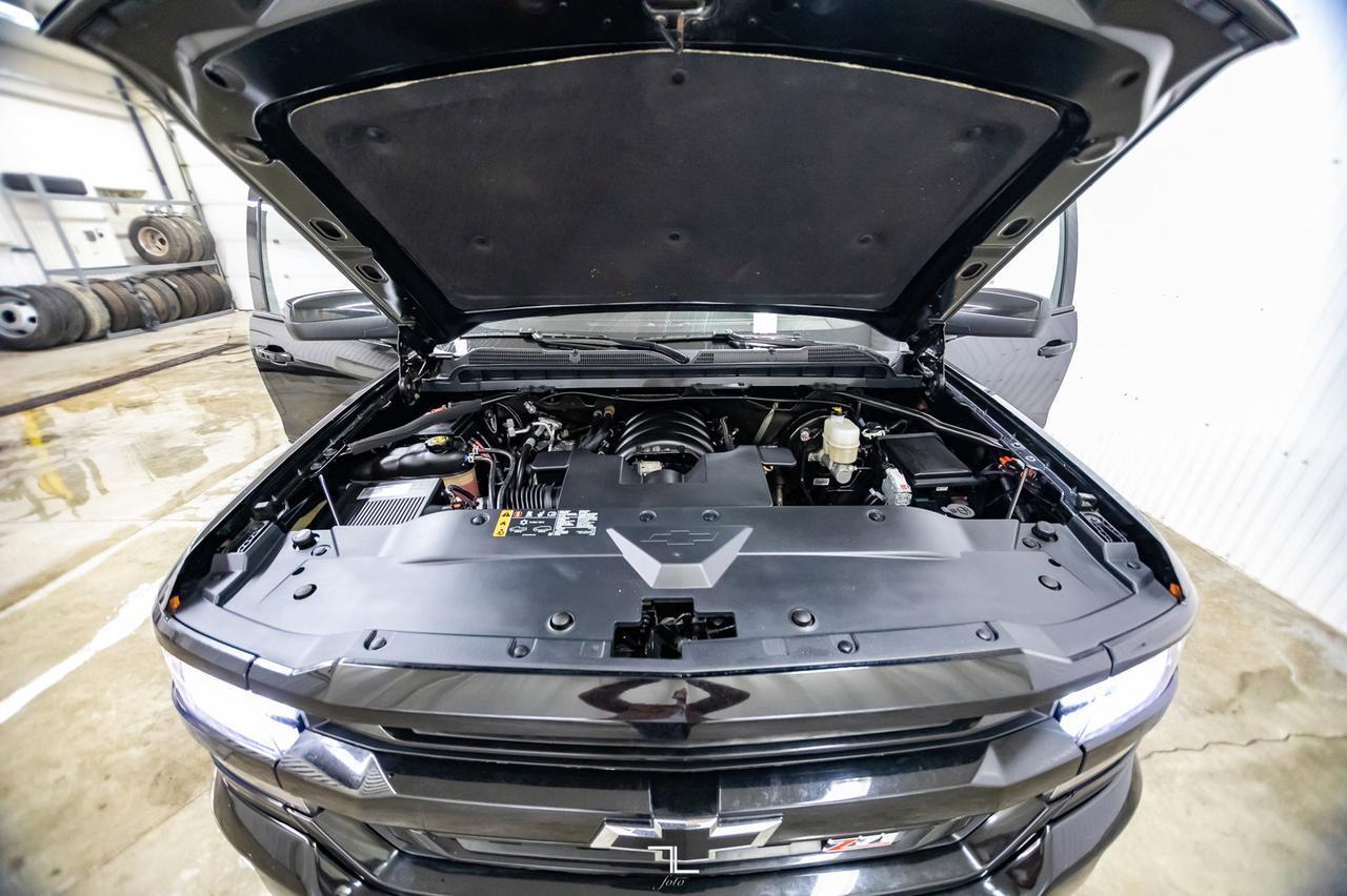 2018 Chevrolet Silverado 1500 4x4 Crew Cab LT Z71 BCam Red Deer AB