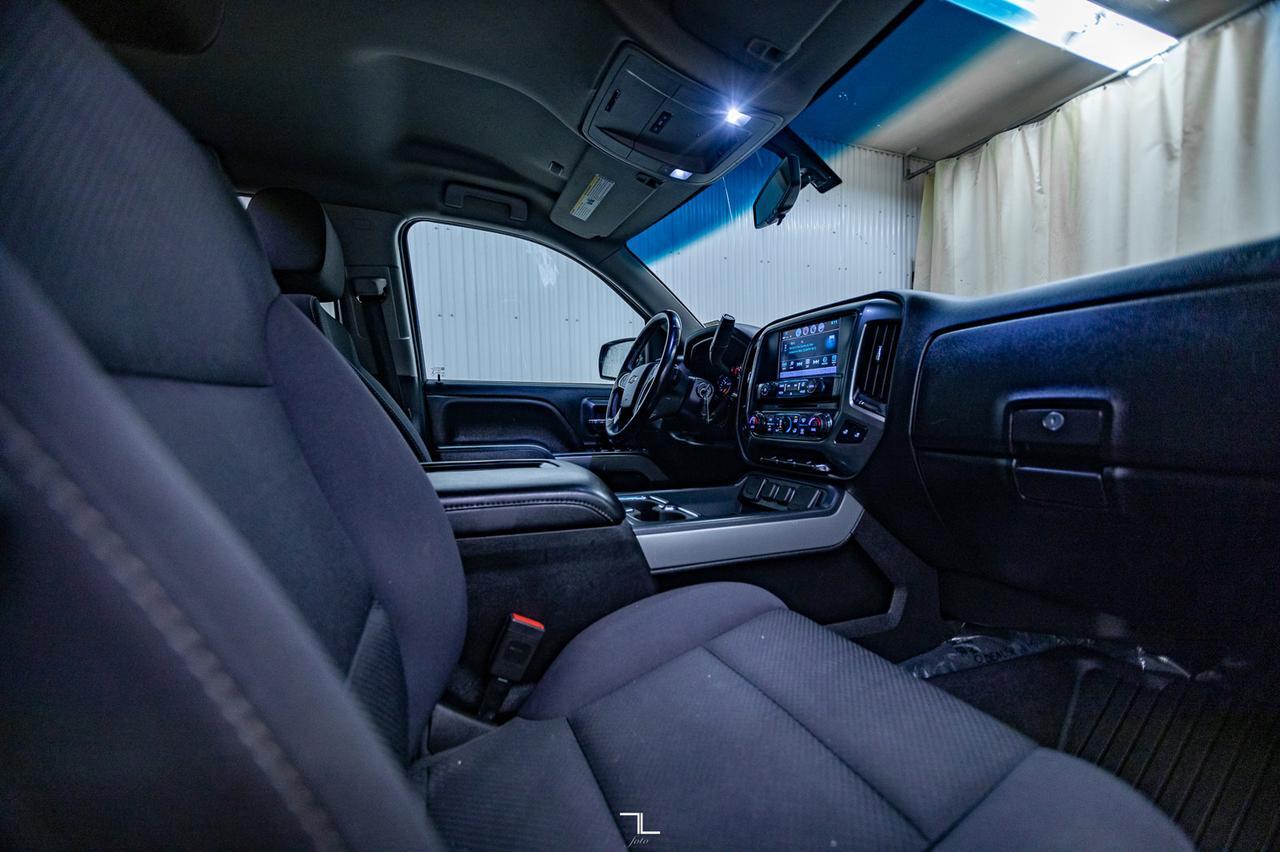 2018 Chevrolet Silverado 1500 4x4 Crew Cab LT Z71 Longbox BCam Red Deer AB