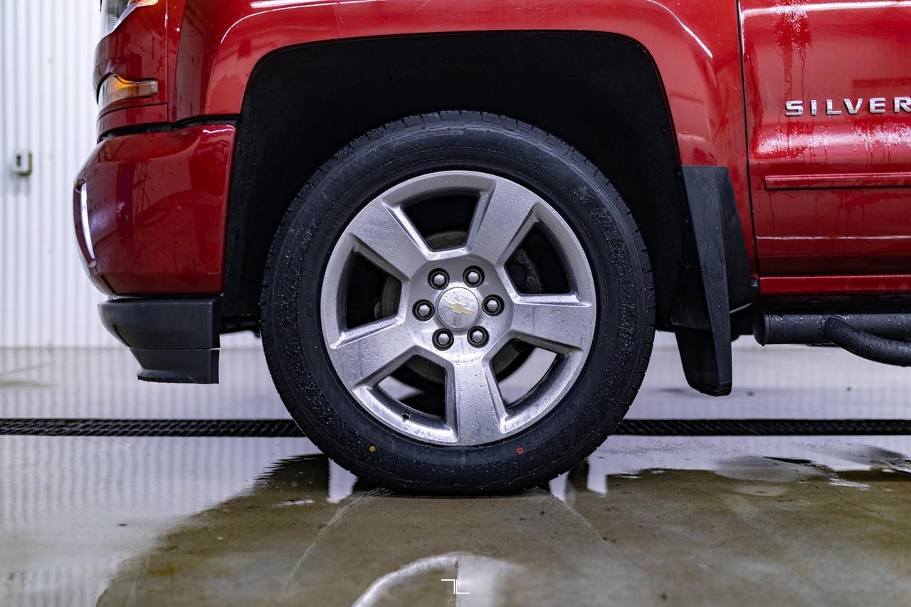 2018 Chevrolet Silverado 1500 4x4 Crew Cab LT Z71 Longbox BCam Red Deer AB