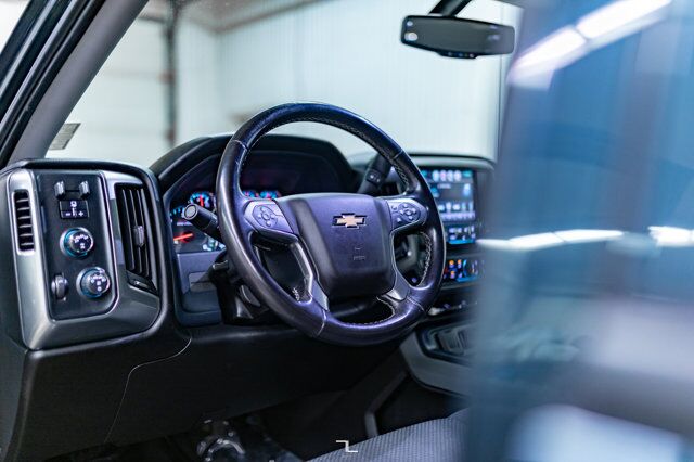 2018 Chevrolet Silverado 1500 4x4 Crew Cab LT Z71 PSeat BCam Red Deer AB