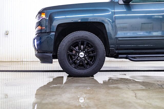 2018 Chevrolet Silverado 1500 4x4 Crew Cab LT Z71 PSeat BCam Red Deer AB