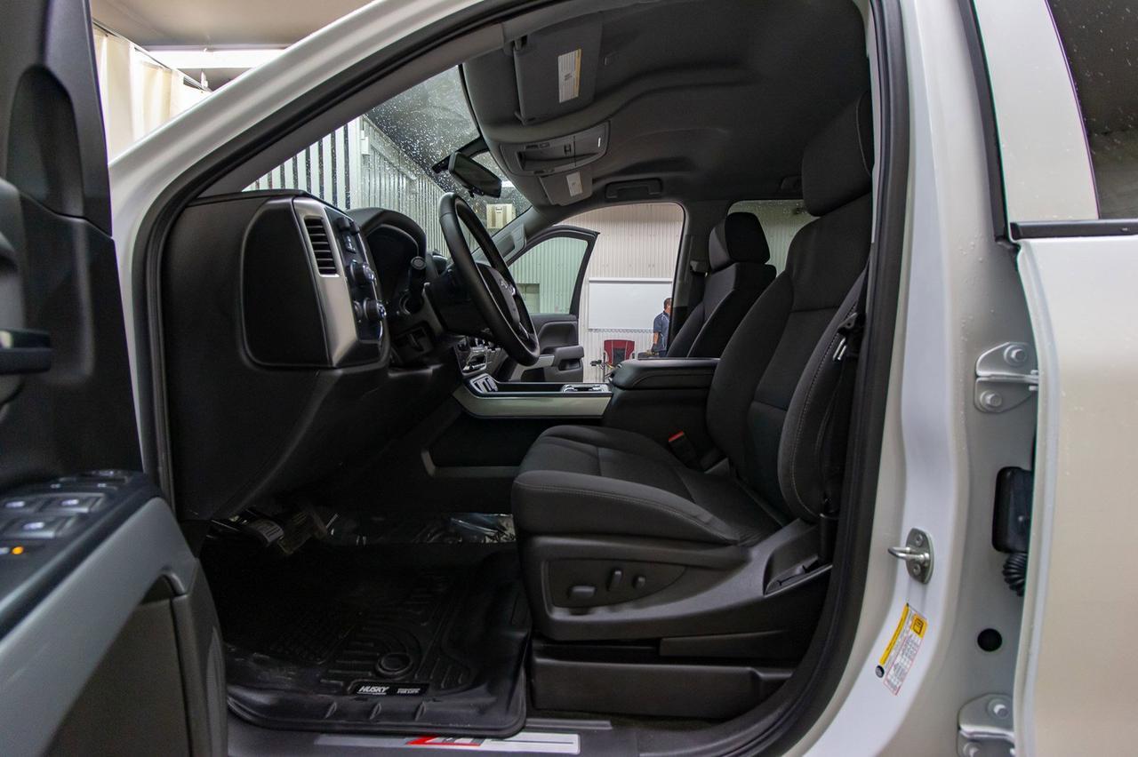 2018 Chevrolet Silverado 1500 4x4 Crew Cab LT Z71 Red Deer AB