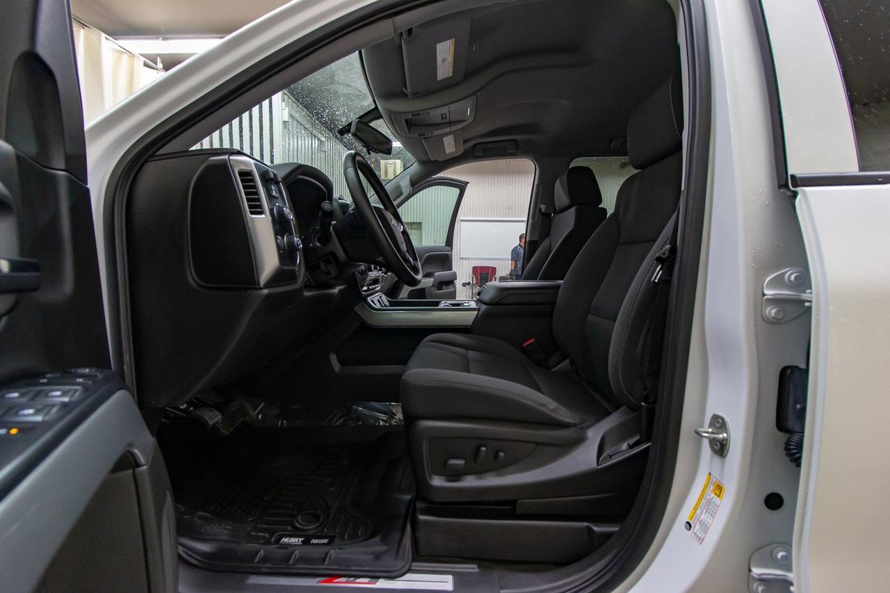 2018 Chevrolet Silverado 1500 4x4 Crew Cab LT Z71 Red Deer AB
