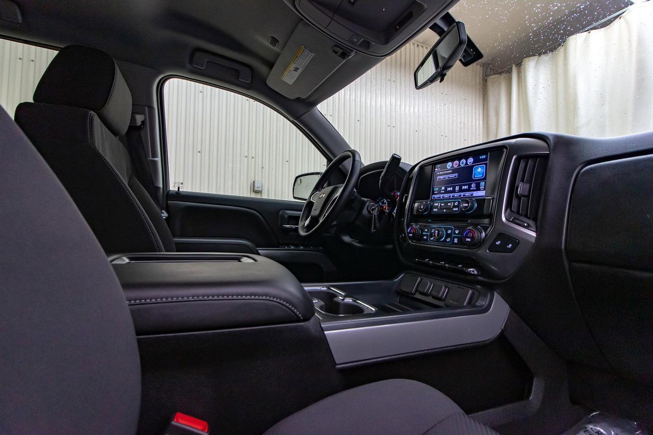 2018 Chevrolet Silverado 1500 4x4 Crew Cab LT Z71 Red Deer AB