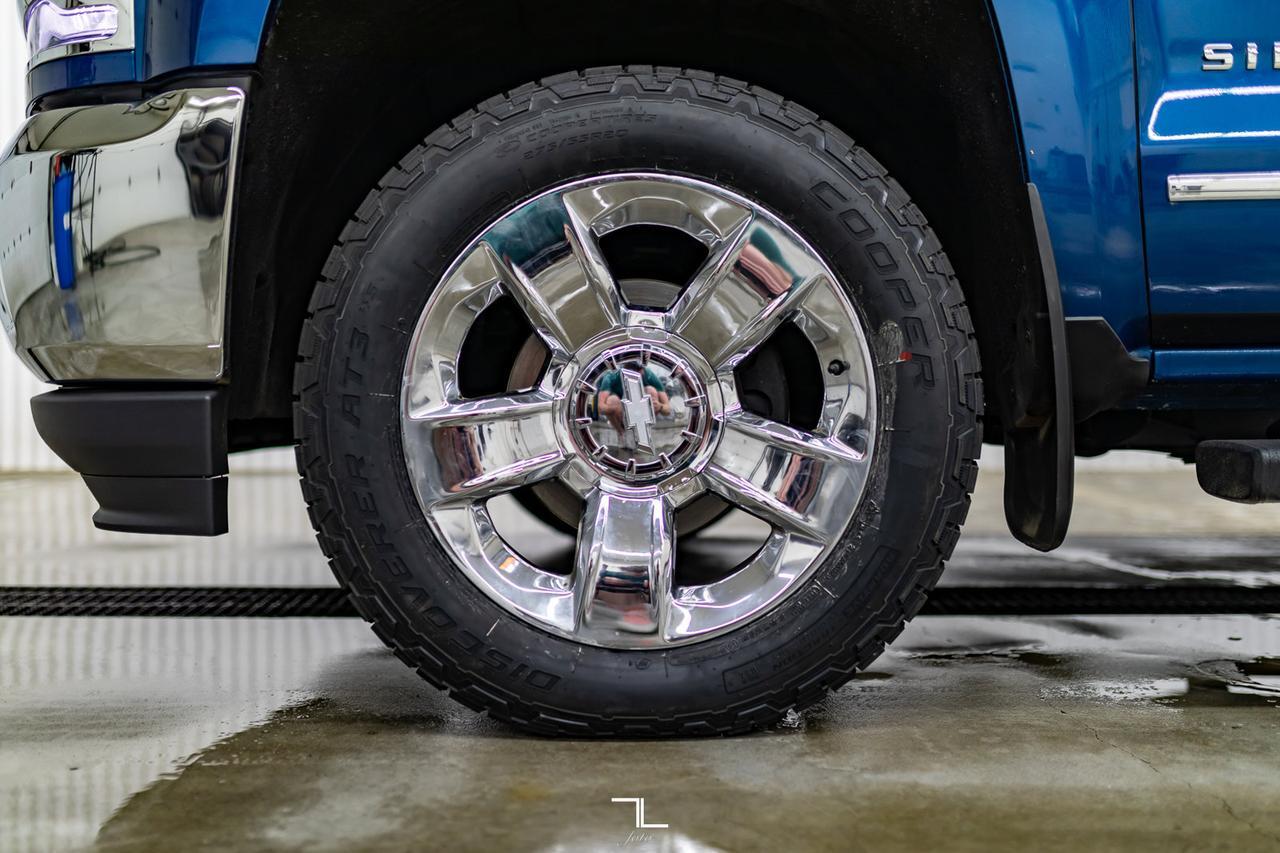 2018 Chevrolet Silverado 1500 4x4 Crew Cab LTZ Leather Roof BCam Red Deer AB