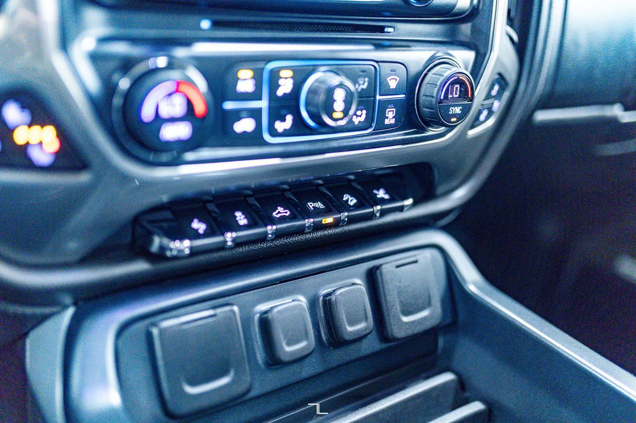 2018 Chevrolet Silverado 1500 4x4 Crew Cab LTZ Leather Roof Nav Red Deer AB