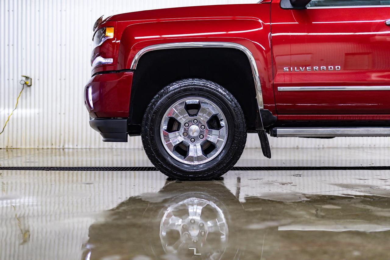 2018 Chevrolet Silverado 1500 4x4 Crew Cab LTZ Leather Roof Nav Red Deer AB