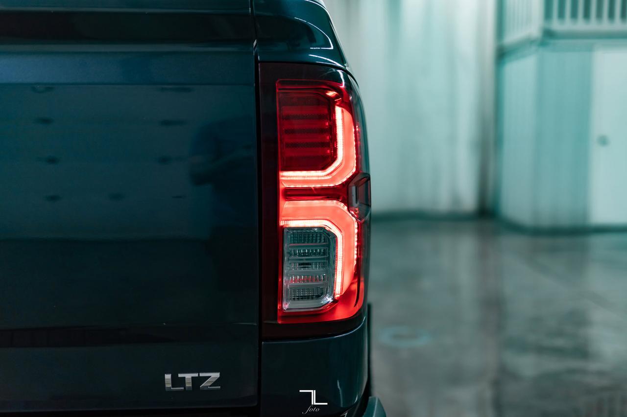 2018 Chevrolet Silverado 1500 4x4 Crew Cab LTZ Z71 100 Year Edition Leather Roof Nav Red Deer AB