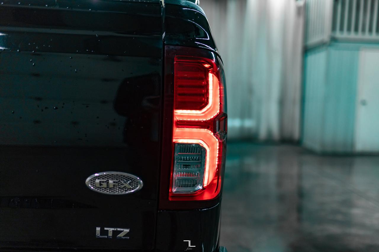 2018 Chevrolet Silverado 1500 4x4 Crew Cab LTZ Z71 GFX Leather Roof Red Deer AB