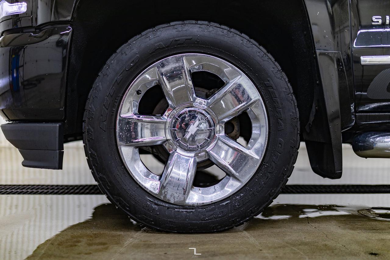 2018 Chevrolet Silverado 1500 4x4 Crew Cab LTZ Z71 GFX Leather Roof Red Deer AB