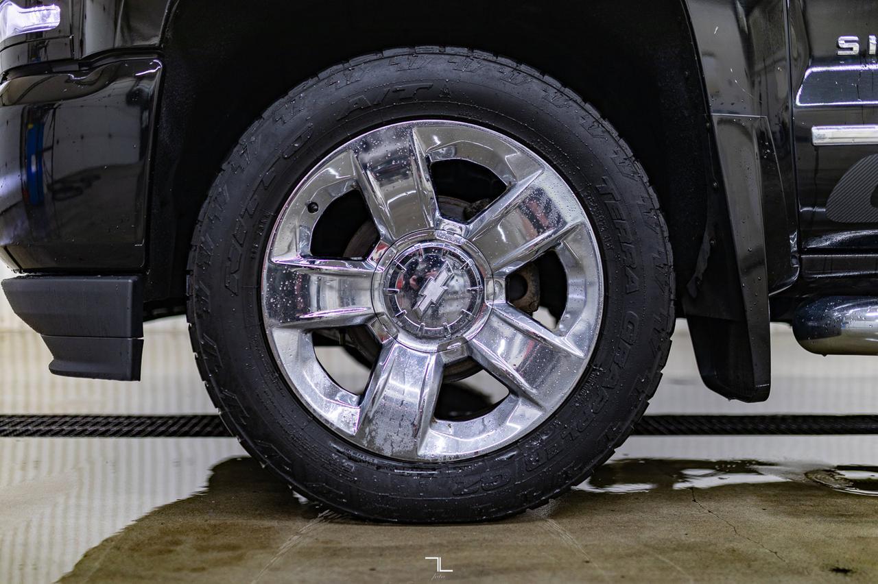 2018 Chevrolet Silverado 1500 4x4 Crew Cab LTZ Z71 GFX Leather Roof Red Deer AB