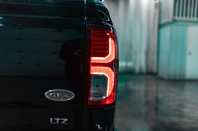 2018 Chevrolet Silverado 1500 4x4 Crew Cab LTZ Z71 GFX Leather Roof Red Deer AB