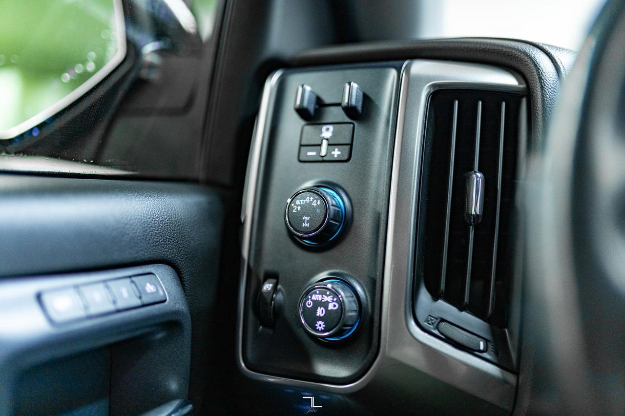 2018 Chevrolet Silverado 1500 4x4 Crew Cab LTZ Z71 Leather Roof BCam Red Deer AB